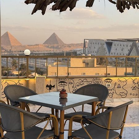 Topview Pyramids And Museum Nazlat as Sammān المظهر الخارجي الصورة